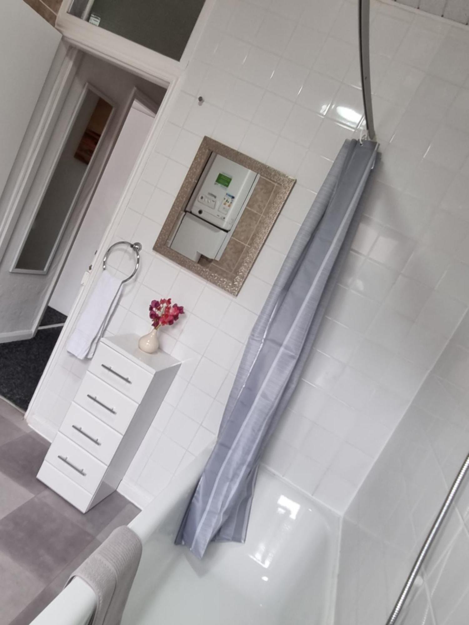 Be Our Guest! Stylish-free Parking-central Location Leeds (West Yorkshire)